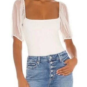 FREE PEOPLE WHITE ELEGANT SLEEVES FORM FITTING TOP! NEVER WORN!